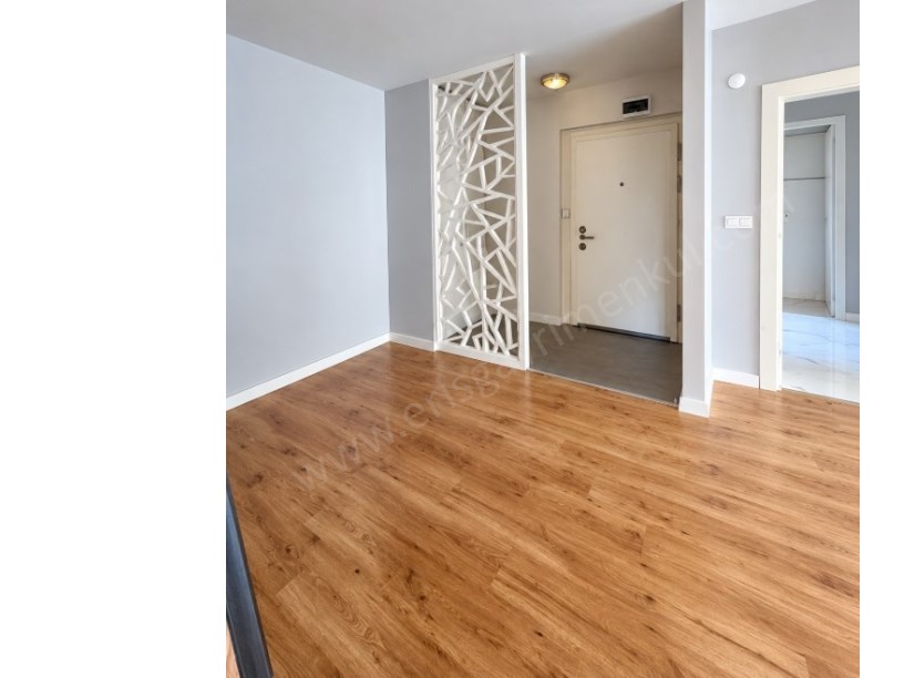 KOZYATAĞI 19 MAYIS MAH.3+1 PARK MANZARALI BAKIMLI SATILIK DAİRE.