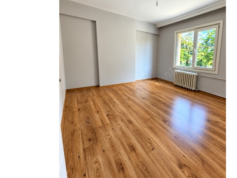 KOZYATAĞI 19 MAYIS MAH.3+1 PARK MANZARALI BAKIMLI SATILIK DAİRE.