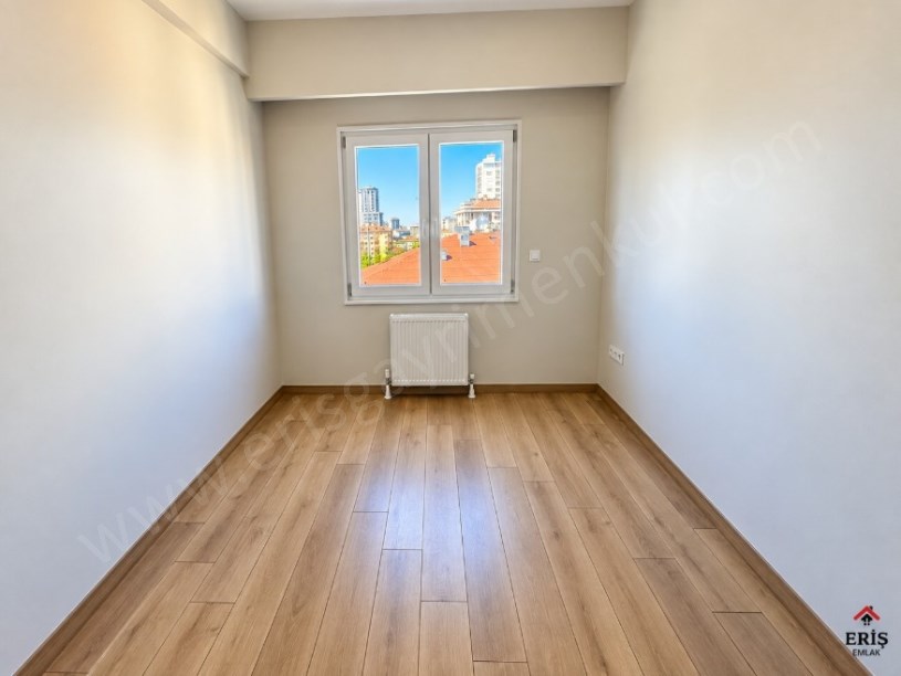 Erenköy Ebeveyn Banyolu İskanlı Boş Oturuma Hazır 3+1 Satılık Daire