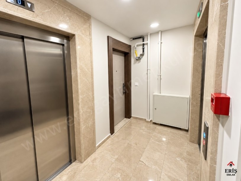 Erenköy Ebeveyn Banyolu İskanlı Boş Oturuma Hazır 3+1 Satılık Daire