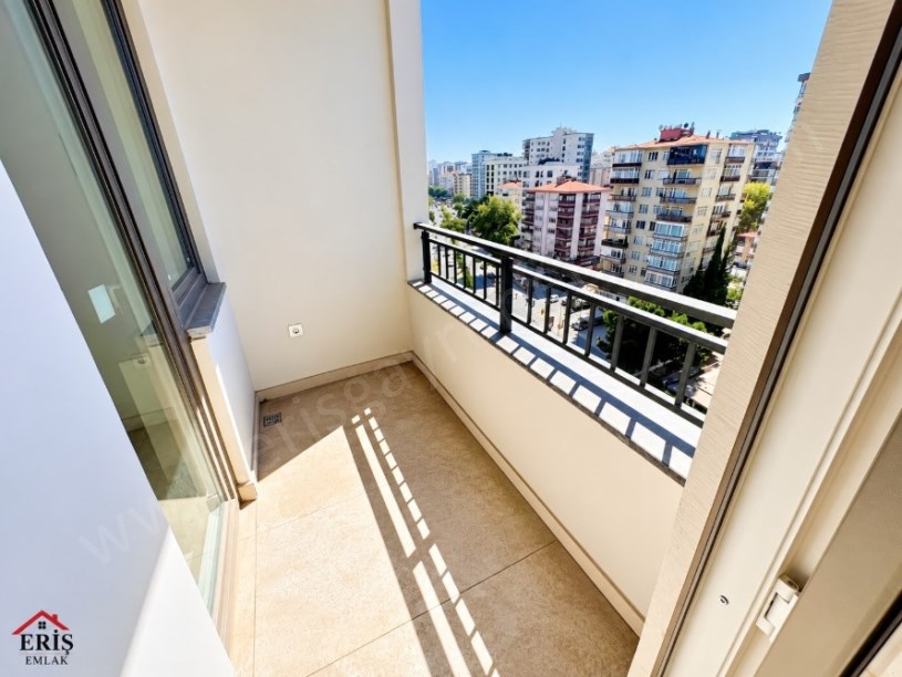 Erenköy Ebeveyn Banyolu İskanlı Boş Oturuma Hazır 3+1 Satılık Daire