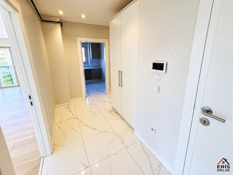 Erenköy Ebeveyn Banyolu İskanlı Boş Oturuma Hazır 3+1 Satılık Daire