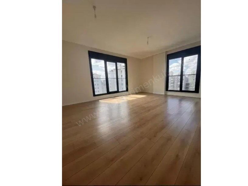 KOZYATAĞI 90 M2 NET BALKONLU E.BANYOLU KOZZY AVM METRO YÜRÜME MESAFESİNDE 