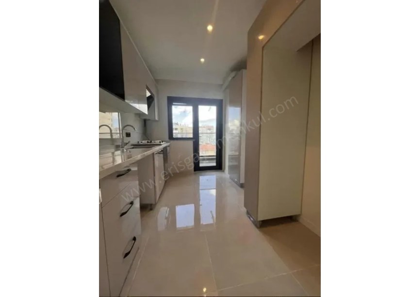 KOZYATAĞI 90 M2 NET BALKONLU E.BANYOLU KOZZY AVM METRO YÜRÜME MESAFESİNDE 