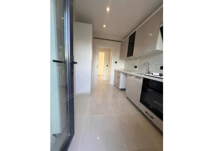 KOZYATAĞI 90 M2 NET BALKONLU E.BANYOLU KOZZY AVM METRO YÜRÜME MESAFESİNDE 