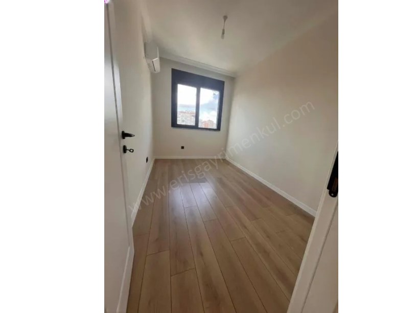 KOZYATAĞI 90 M2 NET BALKONLU E.BANYOLU KOZZY AVM METRO YÜRÜME MESAFESİNDE 