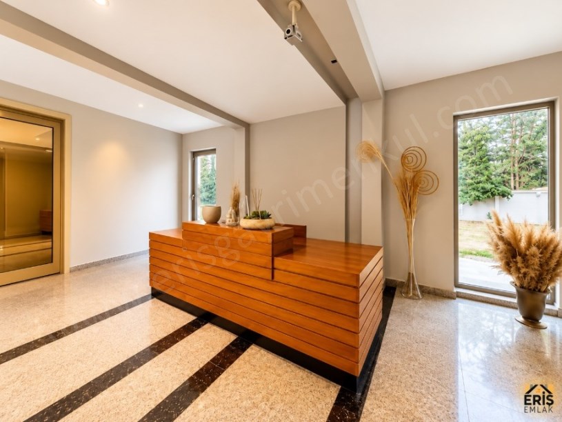 Erenköy  3+1 100 m2 net Merkezi Konum da 5. Kat az katlı bina Boş Aydınlık Ferah Daire