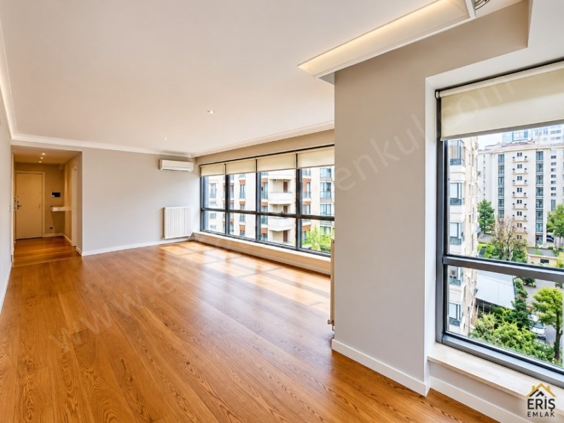 Erenköy  3+1 100 m2 net Merkezi Konum da 5. Kat az katlı bina Boş Aydınlık Ferah Daire