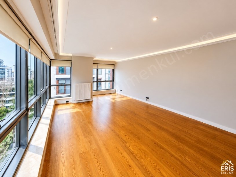 Erenköy  3+1 100 m2 net Merkezi Konum da 5. Kat az katlı bina Boş Aydınlık Ferah Daire