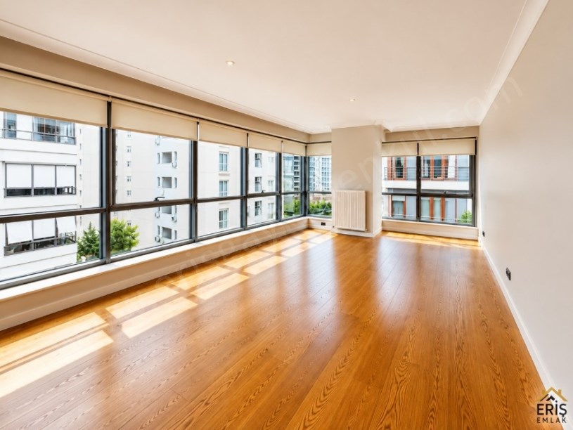Erenköy  3+1 100 m2 net Merkezi Konum da 5. Kat az katlı bina Boş Aydınlık Ferah Daire