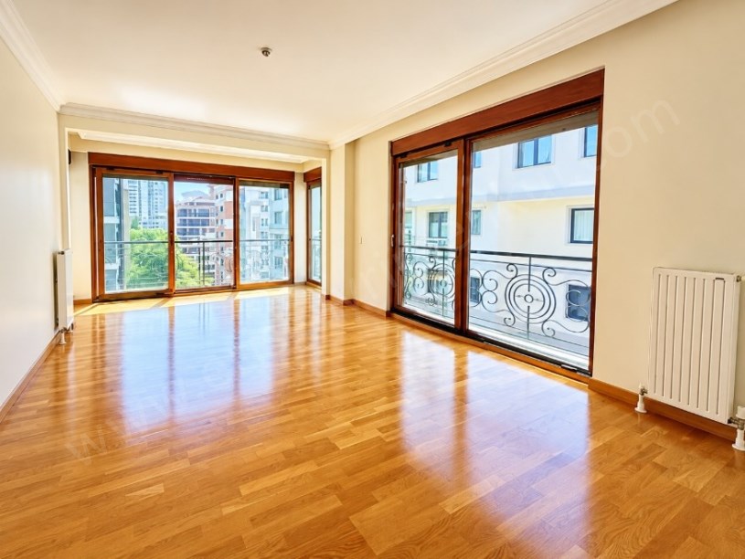 ERENKÖY MERKEZİ LOKASYON DA PRESTİJLİ BİNA  3+1 GENİŞ BALKONLU SATILIK DAİRE