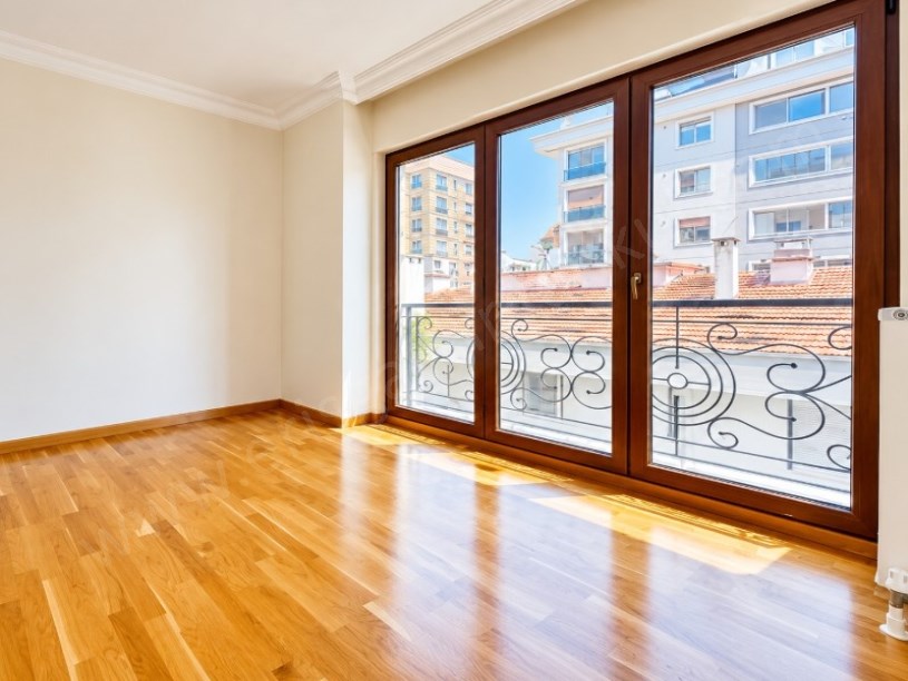 ERENKÖY MERKEZİ LOKASYON DA PRESTİJLİ BİNA  3+1 GENİŞ BALKONLU SATILIK DAİRE