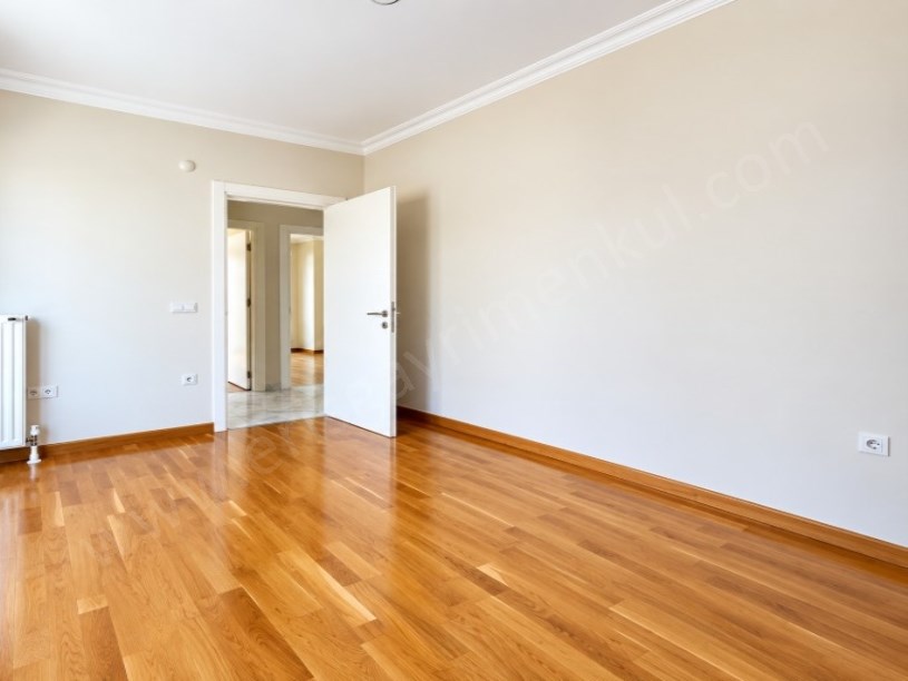ERENKÖY MERKEZİ LOKASYON DA PRESTİJLİ BİNA  3+1 GENİŞ BALKONLU SATILIK DAİRE