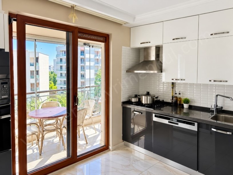 ERENKÖY MERKEZİ LOKASYON DA PRESTİJLİ BİNA  3+1 GENİŞ BALKONLU SATILIK DAİRE