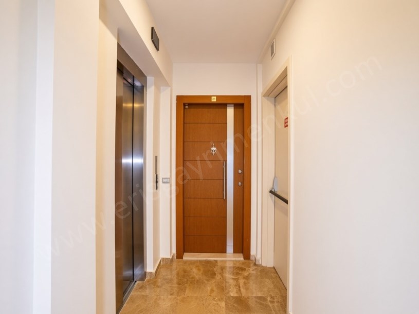 ERENKÖY MERKEZİ KONUMDA  6.KAT 3+1   BAĞDAT CADDESİNE YAKIN MARMARAY 1 DK , CADDE 5 DK