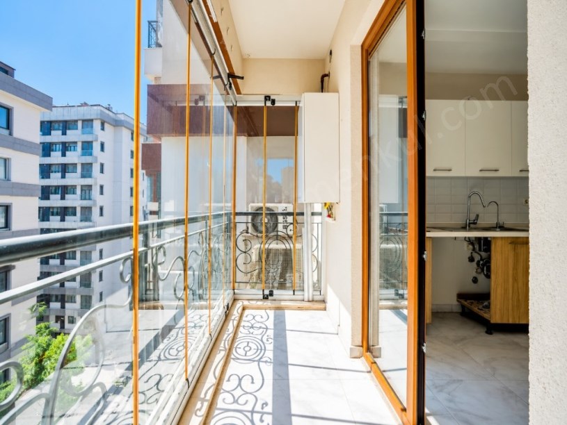 ERENKÖY MERKEZİ KONUMDA  6.KAT 3+1   BAĞDAT CADDESİNE YAKIN MARMARAY 1 DK , CADDE 5 DK