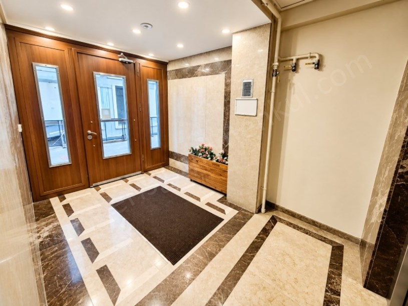 BAYAR CADDESİN DE HARİKA MANZARALI YENİ BİNADA 3+1 SATILIK DAİRE