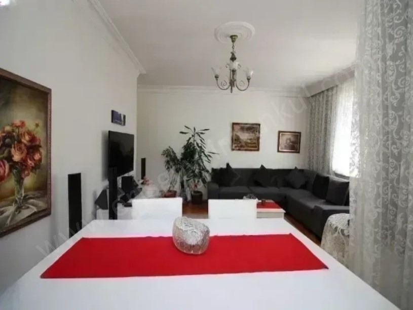 Suadiye de Bağdat Caddesi ve Marmaray a Yürüme Mesafesinde 2+1 Daire Kadıköy  İstanbul