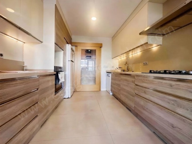 ATATÜRK CADDESİ ÜZERİ 3+1 GENÇ BİNADA 125M² SATILIK 2.5+1 LÜKS DAİRE