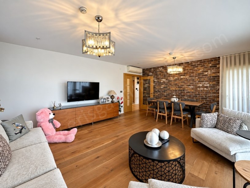 ATATÜRK CADDESİ ÜZERİ 3+1 GENÇ BİNADA 125M² SATILIK 2.5+1 LÜKS DAİRE