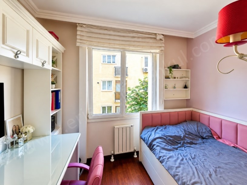 Kadıköy Atatürk Cad. Üzeri Yeşillikler İçinde Satılık Daire 4+1