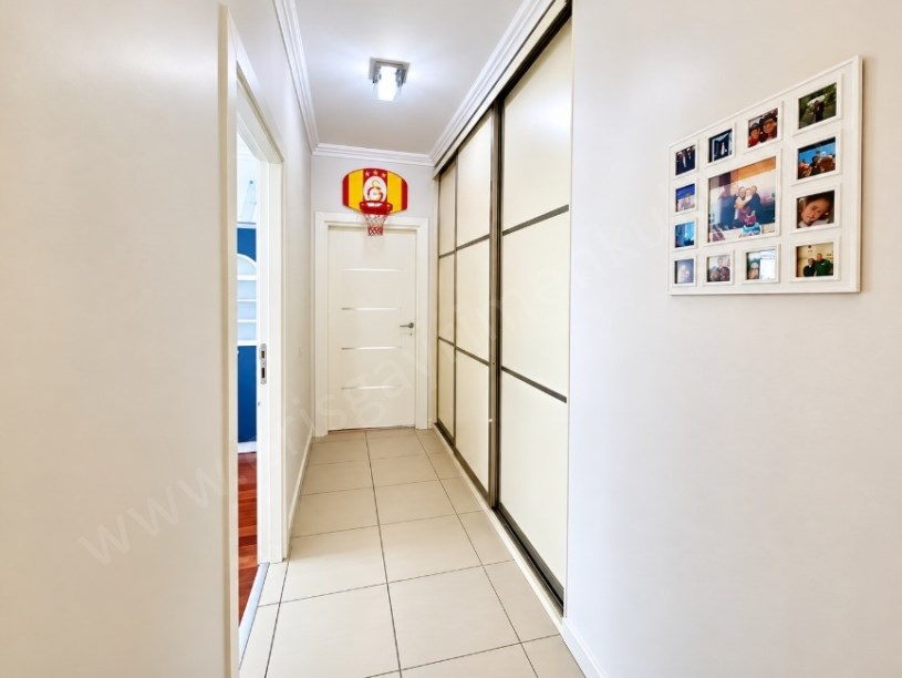 Kadıköy Atatürk Cad. Üzeri Yeşillikler İçinde Satılık Daire 4+1