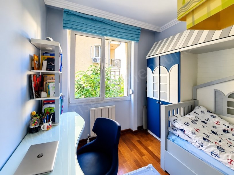 Kadıköy Atatürk Cad. Üzeri Yeşillikler İçinde Satılık Daire 4+1