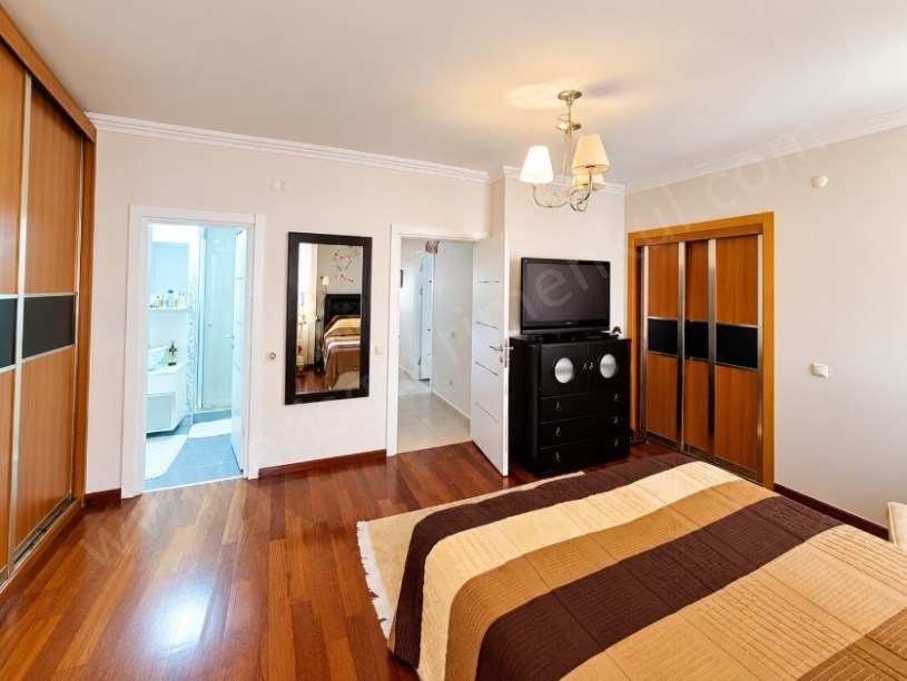 Kadıköy Atatürk Cad. Üzeri Yeşillikler İçinde Satılık Daire 4+1