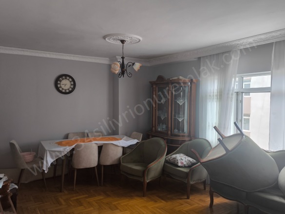 Alibey Mah. Silivri Satılık Daire |  3+1 Oda | 150M2 3.750.000Tl  Krediye Uygun  | 4. Kat | Doğalgaz(Kombi) | 1 Banyo | 1 Yatak Odası Resim-2