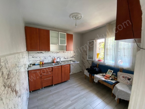 Çaldıran Mah. Buca Kiralık Müstakil Ev |  2+1 Oda | 90M2 Aylık 15.000Tl | Giriş Katı | Soba | 1 Banyo | 1 Yatak Odası Resim-3