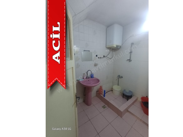 Aziziye Mah. Konak Acil Satılık Müstakil Ev |  4+1 Oda | 124M2 1.600.000Tl  Krediye Uygun  | Ters Dubleks | Soba | 1 Yatak Odası Resim-4