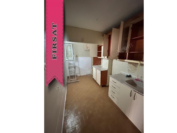 İsmet Paşa Mah. Konak Satılık Müstakil Ev |  2+1 Oda | 167M2 3.000.000Tl | 2. Kat | Klima | 1 Banyo | 1 Yatak Odası Resim-3
