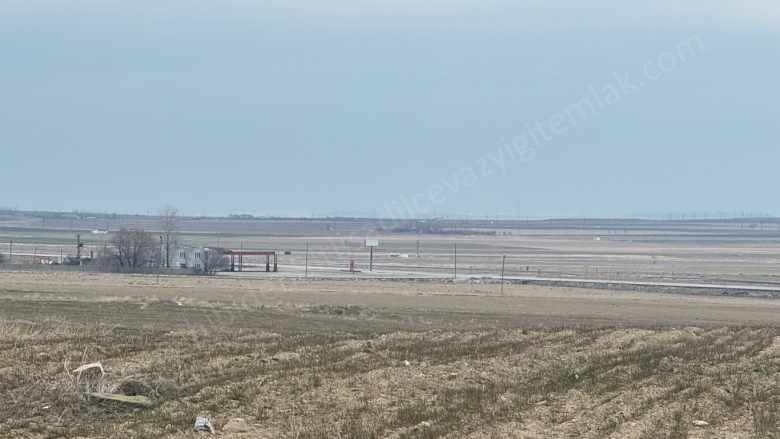 Yiğit Gayrimenkul’Den Yatırımlık Tek Tapu 13 5 Dönüm Arazi Satılık Tarla Adilcevaz Erikbağı Köyü