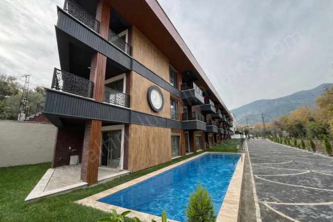 Gürede 3+1 Bahçe Kullanımlı Kazdağları Manzaralı Satılık Daire Edremit Güre Mah