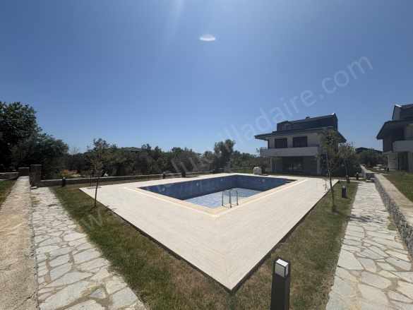 Gürede Havuzlu Manzaralı Satılık Villa 3+1 Edremit Güre Mah