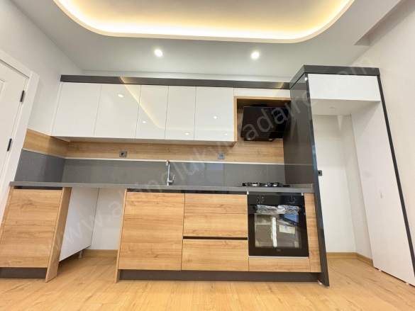 Akçay Mah. Edremit Satılık Daire |  1+1 Oda | 65M2 3.950.000Tl | Yüksek Giriş | Doğalgaz(Kombi) | 1 Banyo | 1 Yatak Odası Resim-2