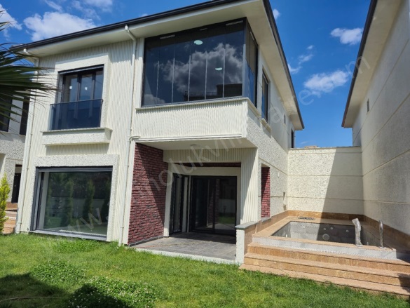 Akçay Mah. Edremit Satılık Villa |  4+1 Oda | 250M2 14.500.000Tl  Krediye Uygun  | Villa | Yerden Isıtma | 4 Banyo | 4 Yatak Odası Resim-5