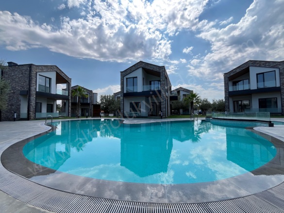 Güre Mah. Edremit Satılık Daire |  3+1 Oda | 160M2 22.000.000Tl | Villa | Yerden Isıtma | 3 Banyo | 3 Yatak Odası Resim-1