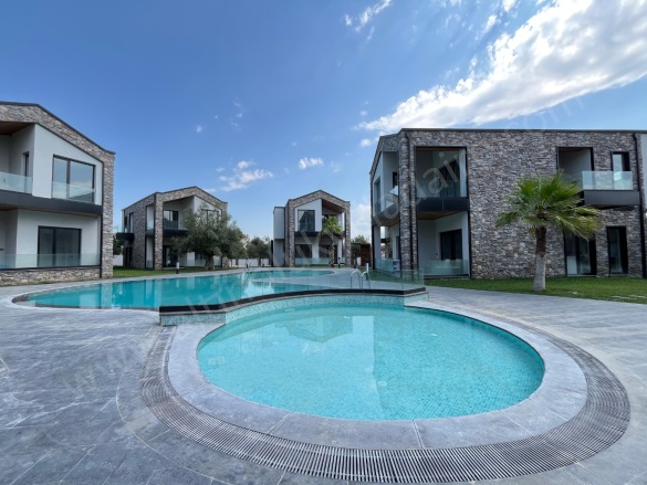 Güre Mah. Edremit Satılık Daire |  3+1 Oda | 160M2 22.000.000Tl | Villa | Yerden Isıtma | 3 Banyo | 3 Yatak Odası Resim-2