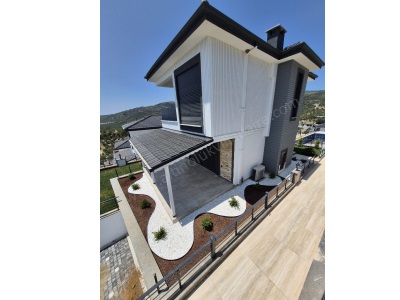 Küçükkuyuda Dağ Ve Deniz Manzaralı Havuzlu 3+1 Satılık Villa Ayvacık Gökçetepe Mah-Küçükkuyu Köyü