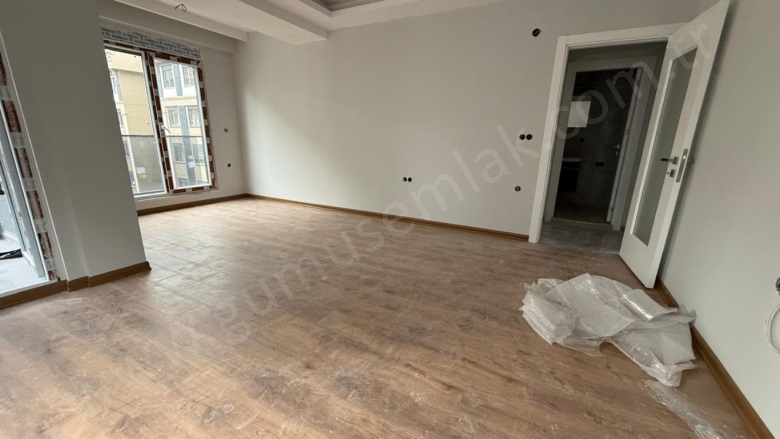 Bahçelievler Mah. Bahçelievler Satılık Daire |  2+1 Oda | 100M2 11.450.000Tl  Krediye Uygun  | 3. Kat | Doğalgaz(Kombi) | 2 Banyo | 2 Yatak Odası Resim-3