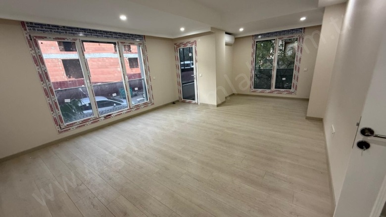 Bahçelievler Mah. Bahçelievler Satılık Daire |  2+1 Oda | 100M2 14.000.000Tl  Krediye Uygun  | 3. Kat | Doğalgaz(Kombi) | 1 Banyo | 2 Yatak Odası Resim-3