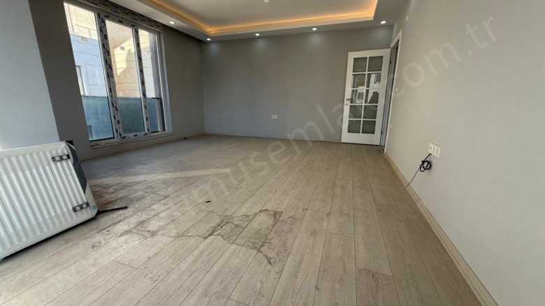 Bahçelievler Mah. Bahçelievler Satılık Daire |  2+1 Oda | 100M2 14.000.000Tl  Krediye Uygun  | 3. Kat | Doğalgaz(Kombi) | 1 Banyo | 2 Yatak Odası Resim-4