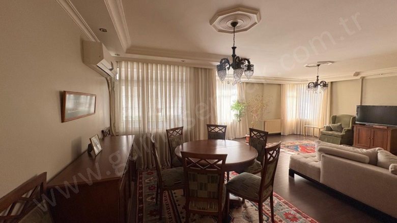 Bahçelievler Mah. Bahçelievler Satılık Daire |  3+1 Oda | 140M2 14.000.000Tl  Krediye Uygun  | 2. Kat | Doğalgaz(Kombi) | 2 Banyo | 3 Yatak Odası Resim-2