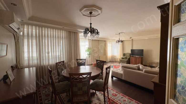 Bahçelievler Aile Hast Yakını Asansörlü 3+1 Kombili 140 M2 Satılık Daire Mah