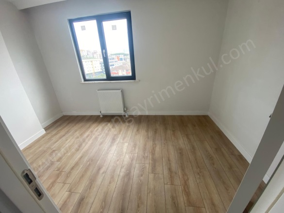 Dumlupınar Mah. Pendik Satılık Daire |  4+1 Oda | 145M2 12.000.000Tl  Krediye Uygun  | 8. Kat | Doğalgaz(Kombi) | 3 Banyo | 4 Yatak Odası Resim-3