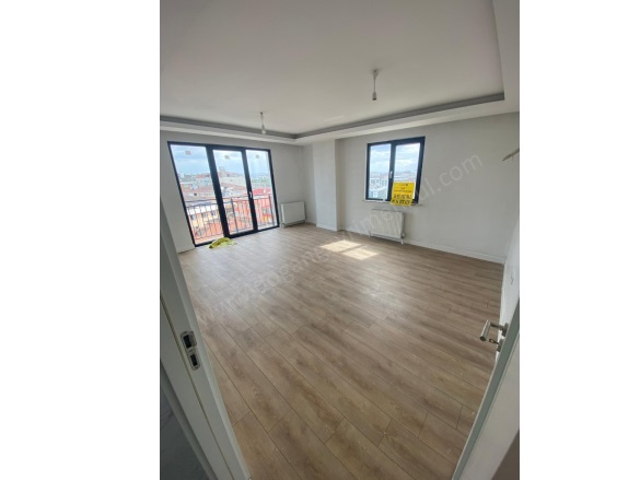 Dumlupınar Mah. Pendik Satılık Daire |  4+1 Oda | 145M2 12.000.000Tl  Krediye Uygun  | 8. Kat | Doğalgaz(Kombi) | 3 Banyo | 4 Yatak Odası Resim-4
