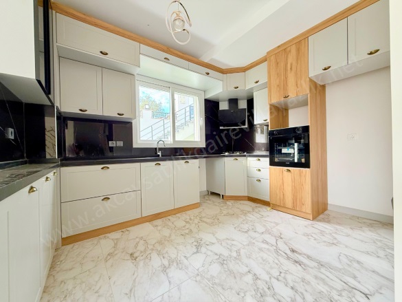 Güre Mah. Edremit Satılık Daire |  3+1 Oda | 175M2 10.500.000Tl  Krediye Uygun  | Ters Dubleks | Kat Kaloriferi | 3 Banyo | 3 Yatak Odası Resim-5