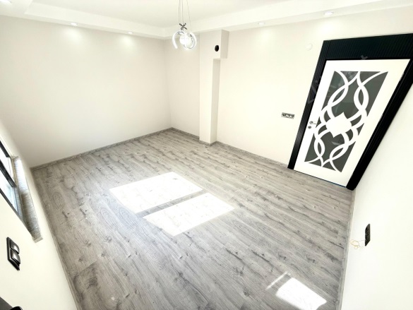 Altınkum Mah. Edremit Satılık Daire |  3+1 Oda | 240M2 6.300.000Tl  Krediye Uygun  | 4. Kat | Doğalgaz(Kombi) | 2 Banyo | 3 Yatak Odası Resim-5