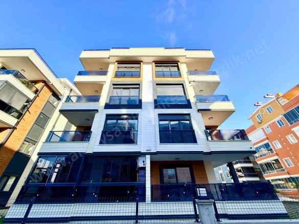 ▶ ▶Akçay Körfezden Ebeveyn Banyolu Asansörlü Ara Kat 2+1 Sıfır Satılık Daire Edremit Altınkum Mah